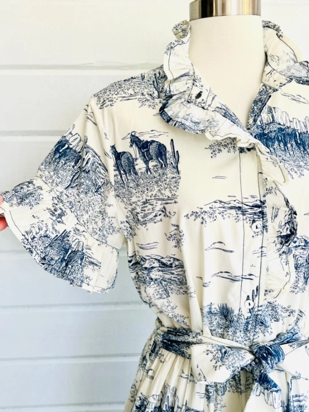 MILLE Victoria Ruffle Front Dress in Cream/Blue  Western Landscape Print - S - Picture 4 of 14